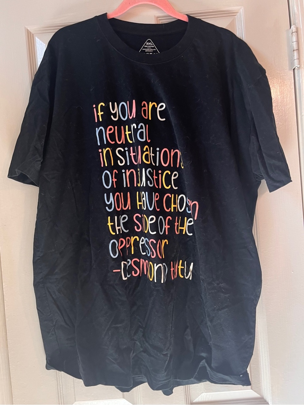 Desmond Tutu Quote t shirt Print in Multicolor on Black